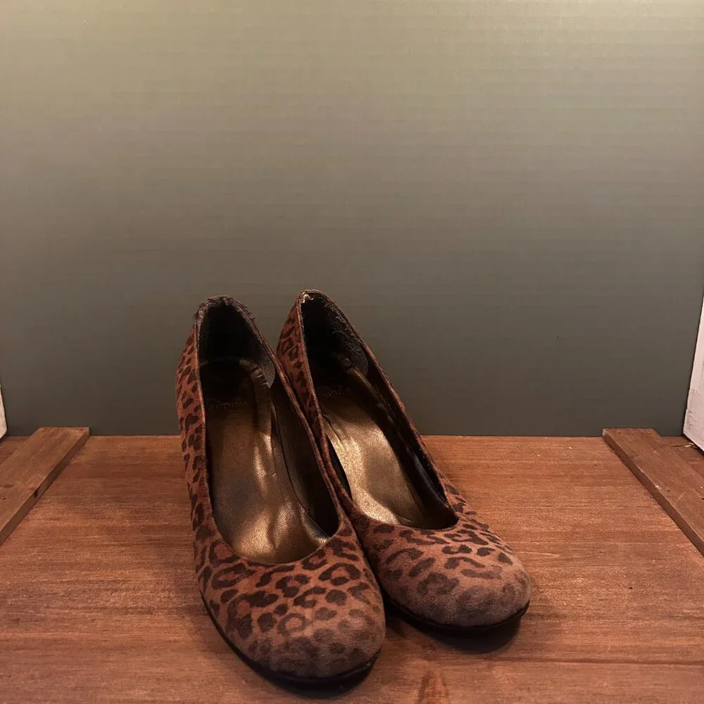 Stuart Weitzman Womens Tan Black Leopard Print Slip-On Wedge Platforms Size 7.5